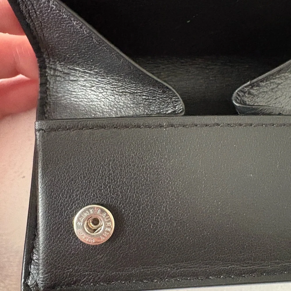 Saint Laurent YSL Leather Tri-Fold Wallet – Black - Picture 5 of 8